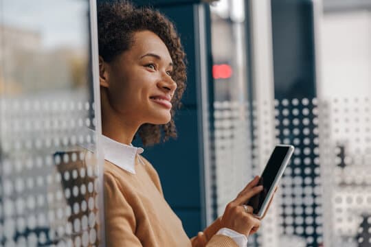 MKB eigenaar werkt met AI systemen